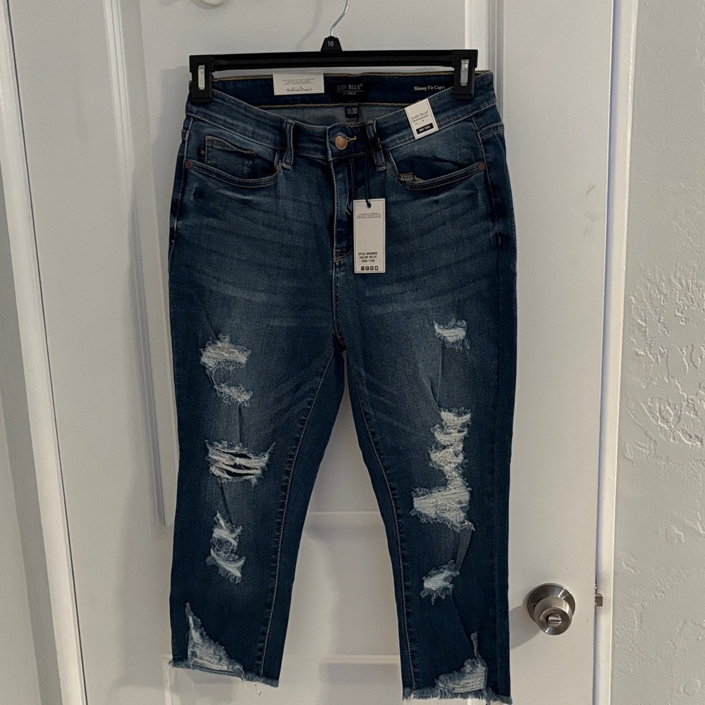 Judy Blue Dark Blue Distressed Cropped Jeans
